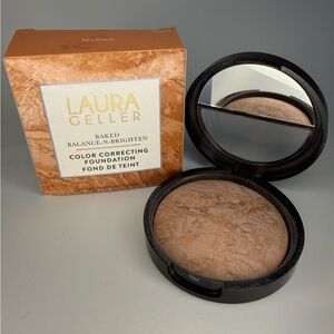 Laura Geller Baked Balance‑n‑Brighten Color Correcting Foundation - Medium